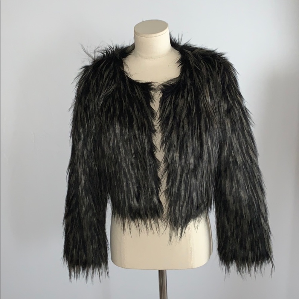Faux fur cropped jacket